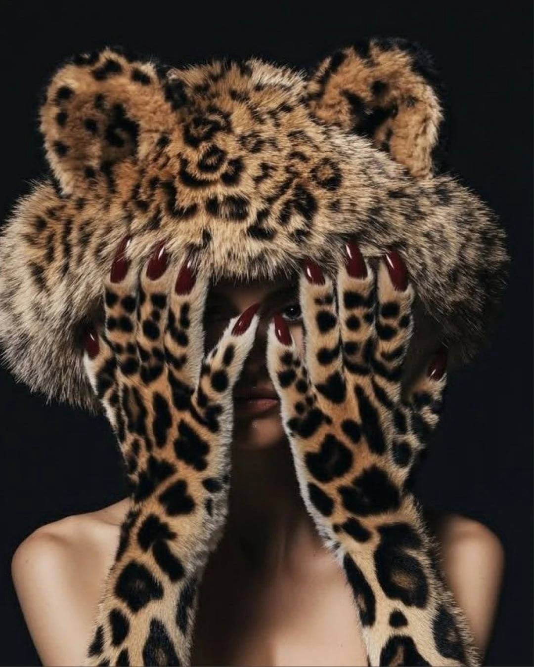 Leopard fur hat and gloves